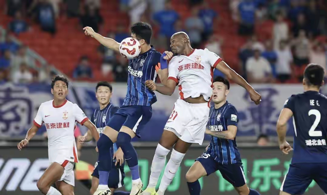 武汉三镇冲刺阶段内部沟通，志在足总杯名次提升，赛场秩序良好，轮换策略成焦点的简单介绍-视频直播